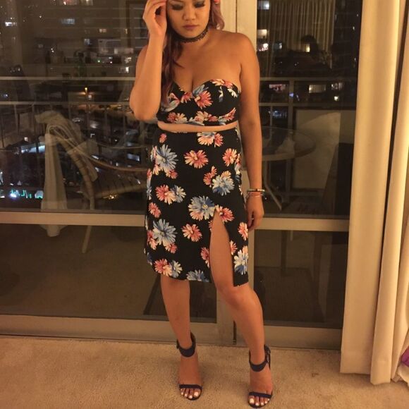 EUC Forever 21 Hawaiian Floral 2 Piece Set - Picture 1 of 10